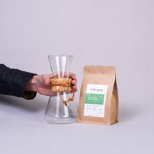 Load image into Gallery viewer, Chemex - 3 Cup Brewer + 200g Roaster&#39;s Choice Bag