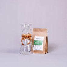 Load image into Gallery viewer, Chemex - 3 Cup Brewer + 200g Roaster&#39;s Choice Bag