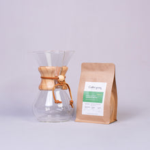 Load image into Gallery viewer, Chemex - 6 Cup Brewer + 200g Roaster&#39;s Choice Bag