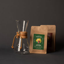 Load image into Gallery viewer, Chemex - 3 Cup Brewer + 200g Roaster&#39;s Choice Bag