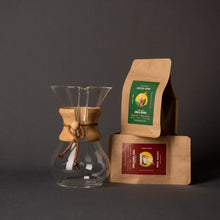 Load image into Gallery viewer, Chemex - 6 Cup Brewer + 200g Roaster&#39;s Choice Bag