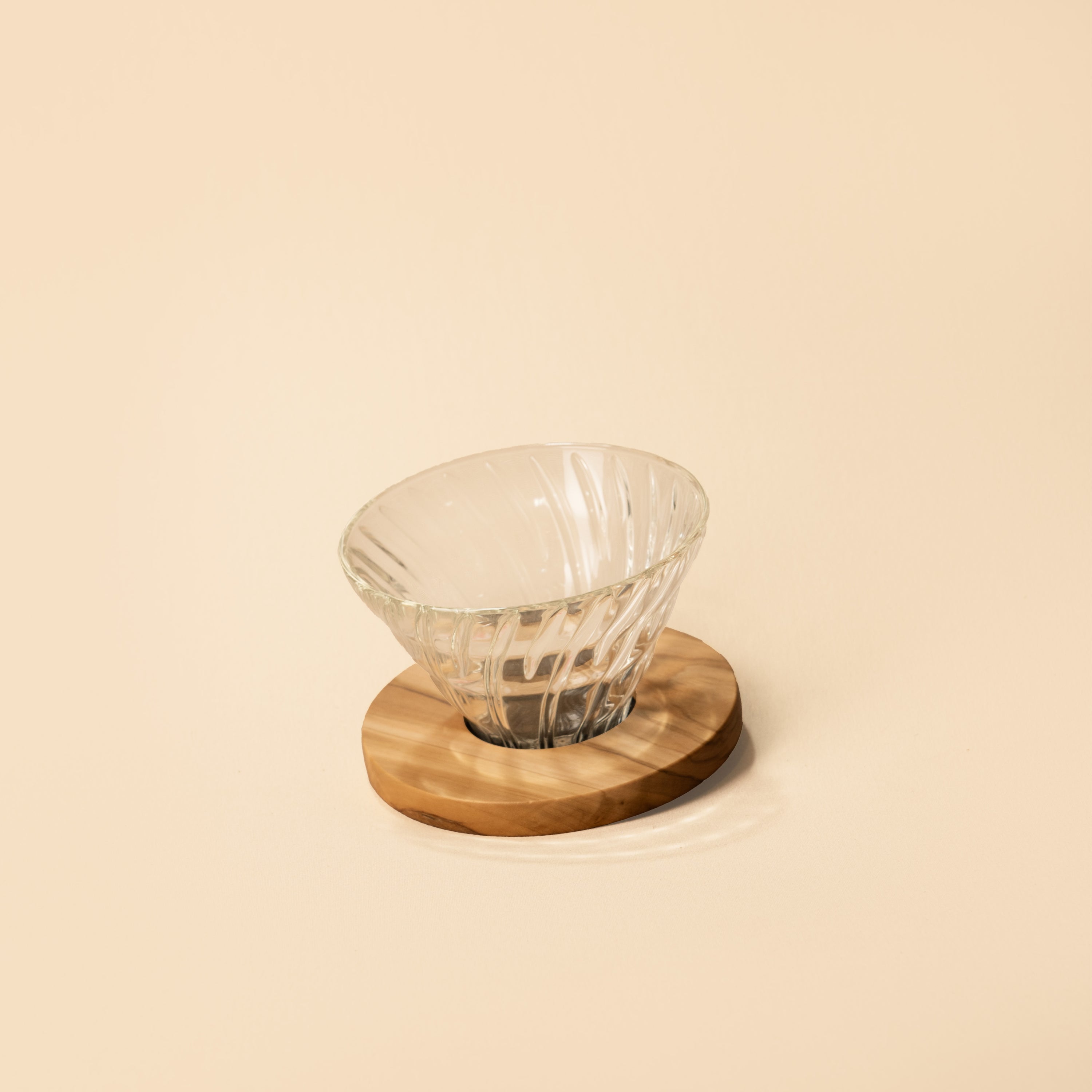 Hario V60 Glass Coffee Dripper/Olive Wood